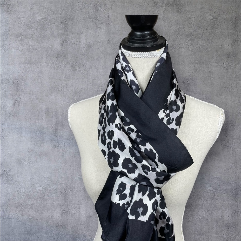 Ann Taylor Silk Versatile Sophisticated Old Money Chic Animal Print Scarf Wrap